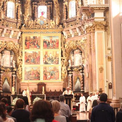 En la Catedral durante la Eucaristia