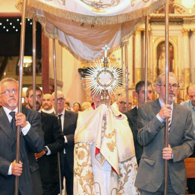 Saliendo en procesión desde la Catedral